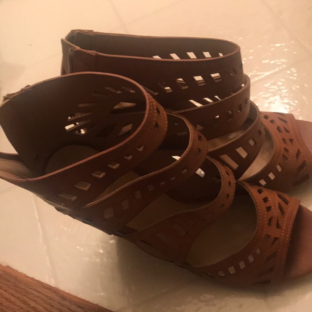 Cute brown summer heel